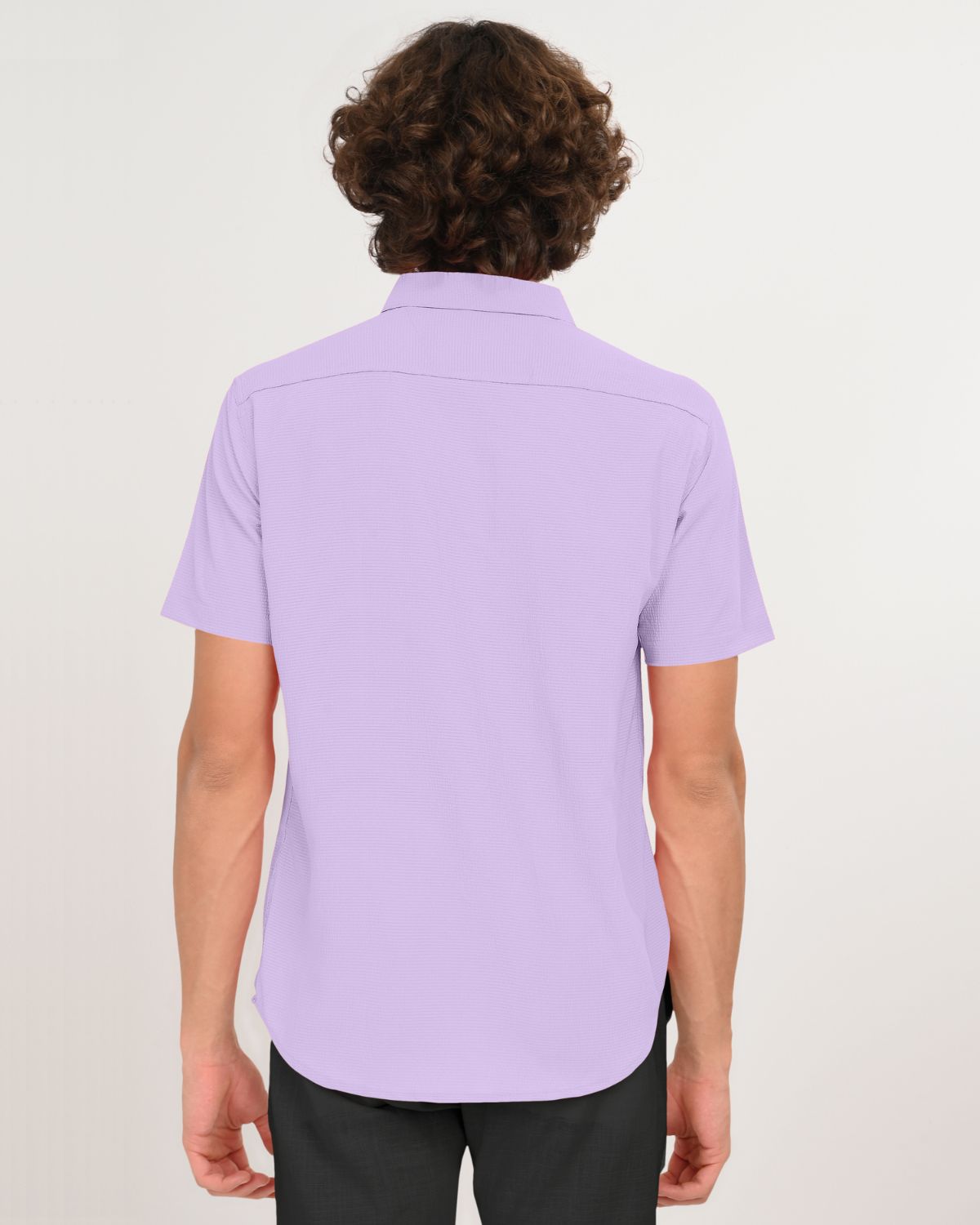 Back view of men’s lilac textured short sleeve shirt