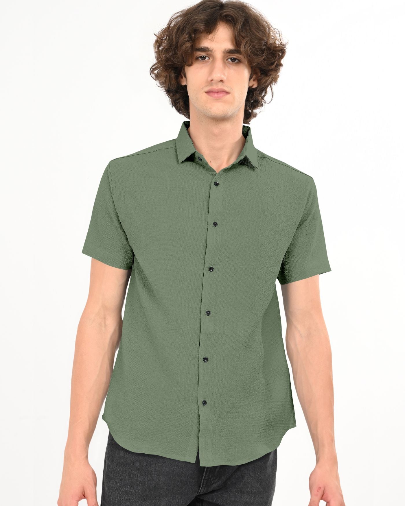 Men’s olive green short sleeve crinkle shirt front view